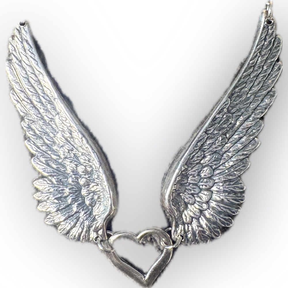 Silver Angel Wings and Heart Necklace - Picture 3 of 3